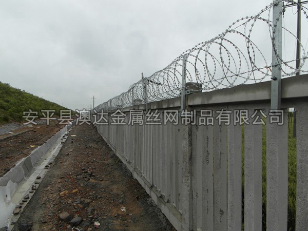 铁路刺丝滚笼2012（8001） (1)